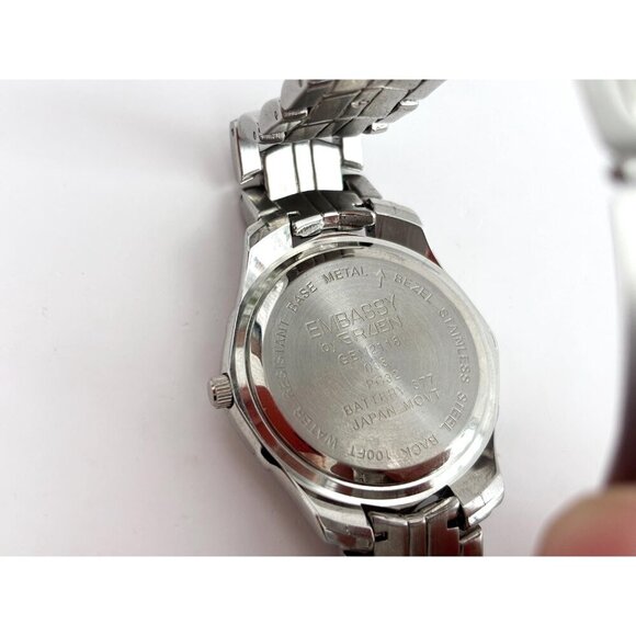 Embassy By Gruen Silver Toned Chainlink Analog Vintage Wristwatch - WORKS! 28mm - Picture 5 of 8